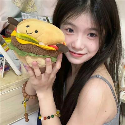 草丛中的人